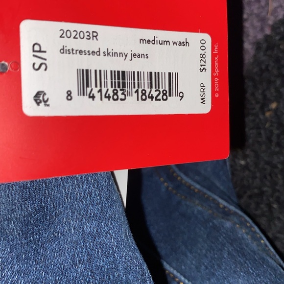 Spanx shape and lift distressed pull on skinny jeans NWT - Picture 9 of 9